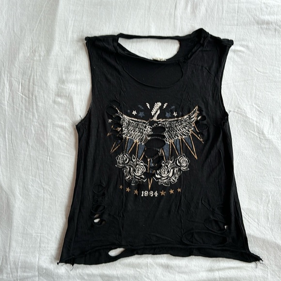 Distressed Tank - Picture 2 of 2